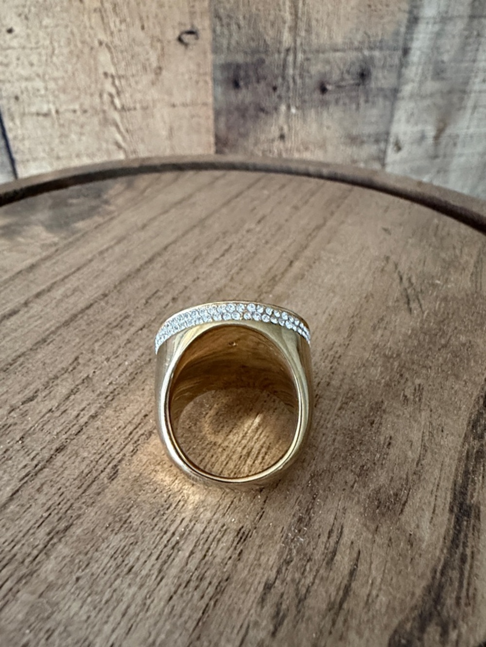 Vintage inspired Michael Kors Gold Tone & Tortoise Cocktail Ring - Picture 6 of 11
